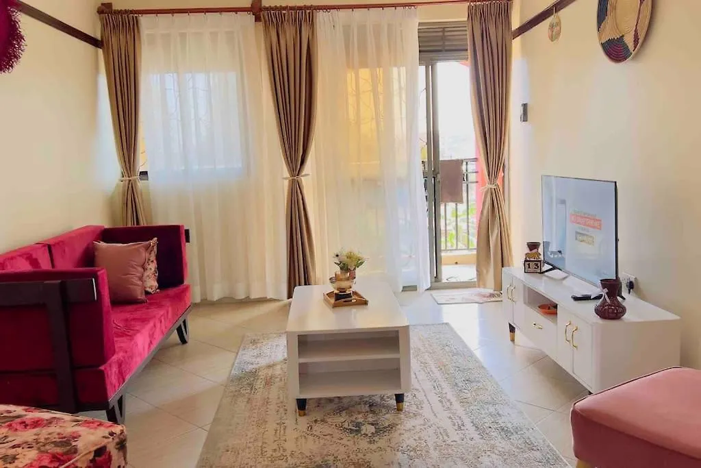 Cozy Apartment Within Acacia Mall Area Limits, Unlimited Wifi, Netflix, Free Parking كامبالا